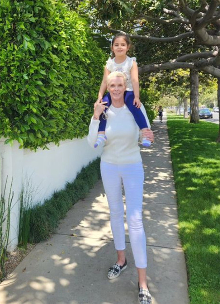 Adamlar 79 yaşında baba oluyor... Ben 55 yaşında hamile kalınca herkes bana parmak salladı