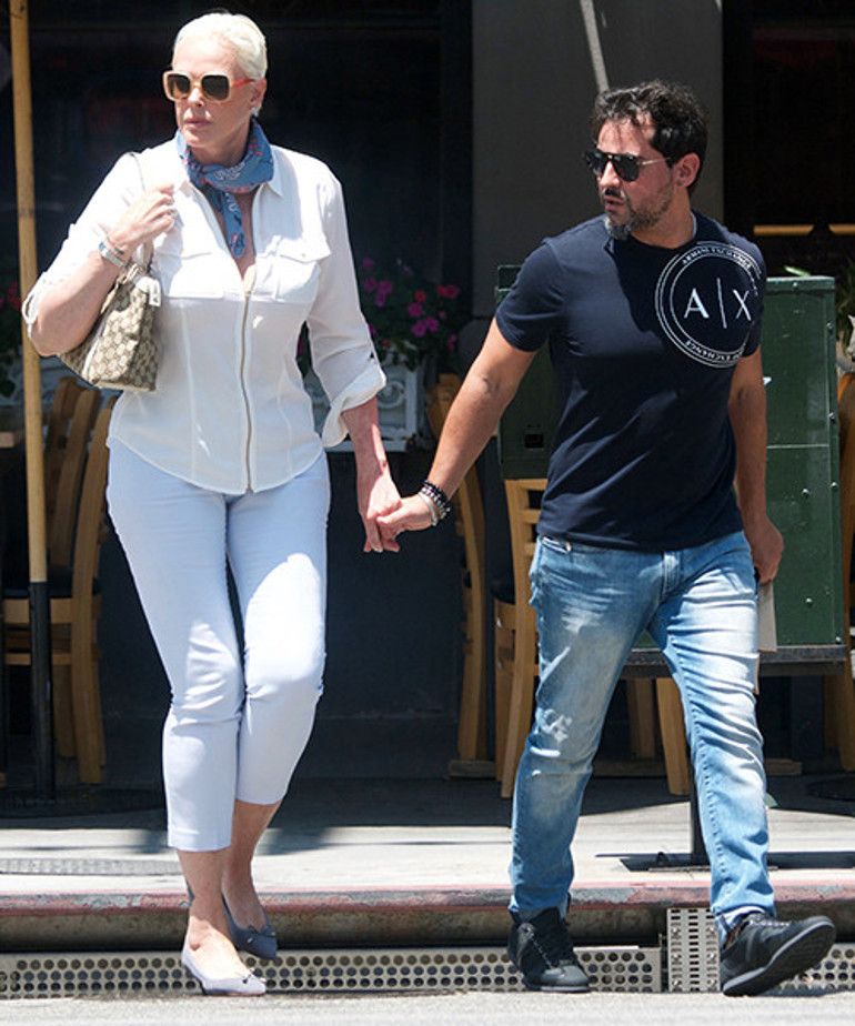 Adamlar 79 yaşında baba oluyor... Ben 55 yaşında hamile kalınca herkes bana parmak salladı