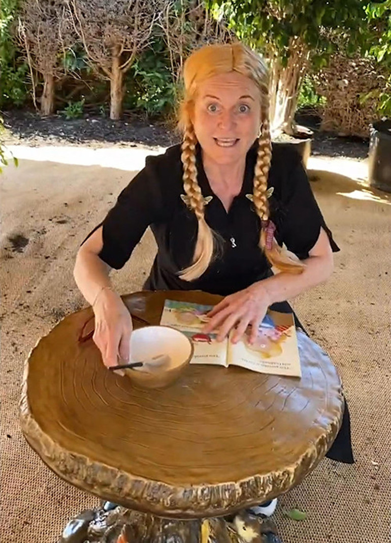 Ünlü ailenin skandal gelini ekranda dert ablası oldu.... Güzel iç çamaşırları giyin ve saçınıza fön çekin