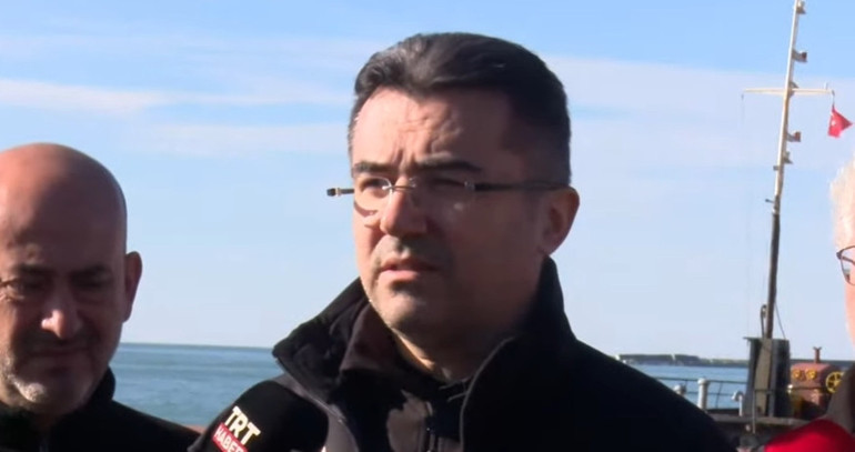 Zonguldakta kayıp 11 Türk denizciyi arama çalışmaları sürüyor Kayıp bir mürettebatın son mesajı ortaya çıktı: Hakkınızı helal edin