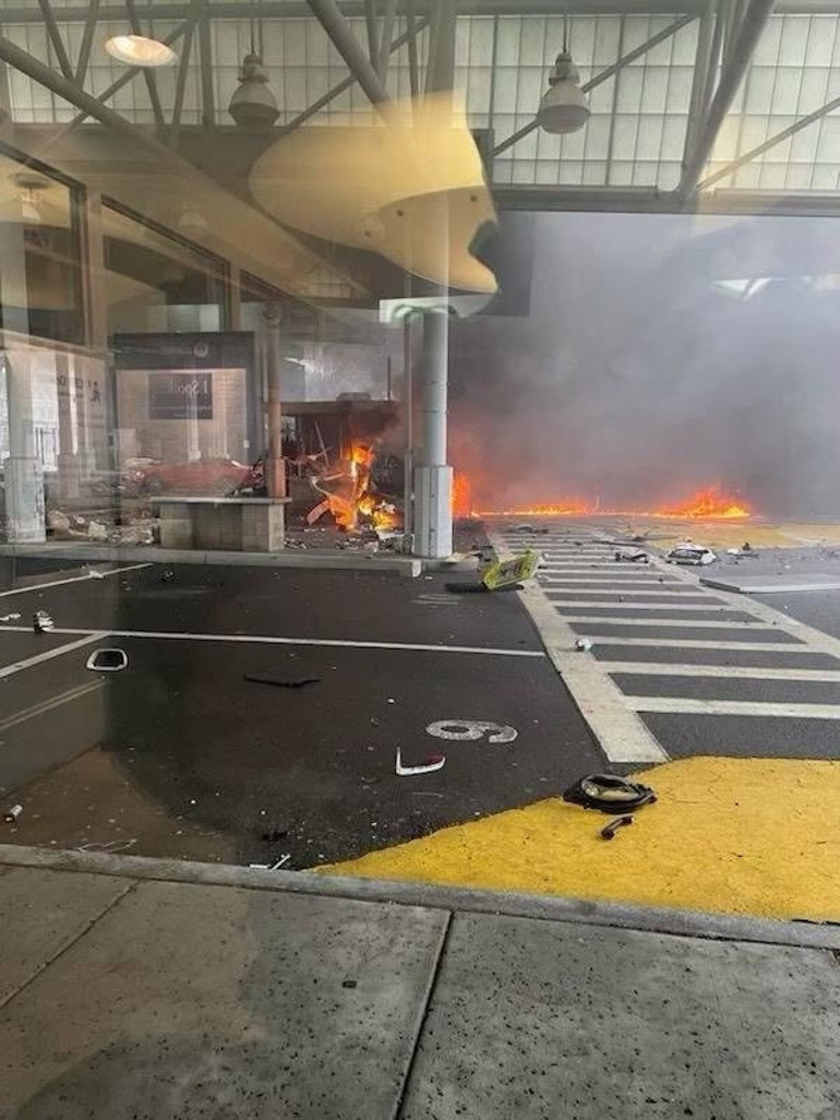 Son dakika haberi: ABD ile Kanadayı bağlayan Rainbow Köprüsünde araç patladı... Sınır kapısı kapatıldı