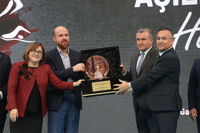 Osman Aşkın Bak: Türkiye olarak müsabakalarda şampiyonlar görmek istiyoruz
