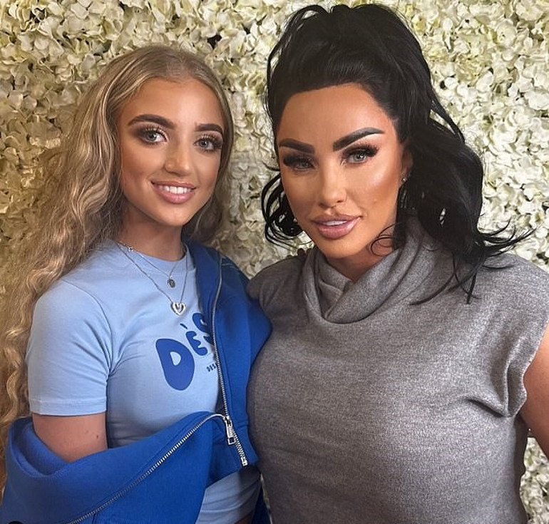 Estetik bağımlısı ünlü isim kendini durduramıyor... Bu uğurda iflas etti ama yine doktorun yolunu tuttu