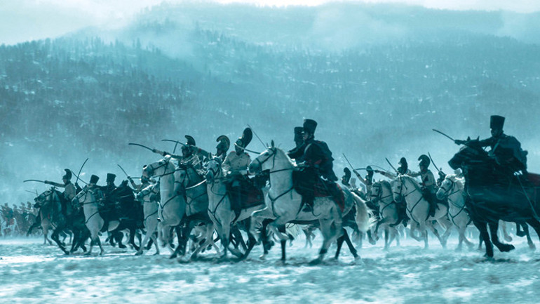 Savaşıyor ve sevişiyor