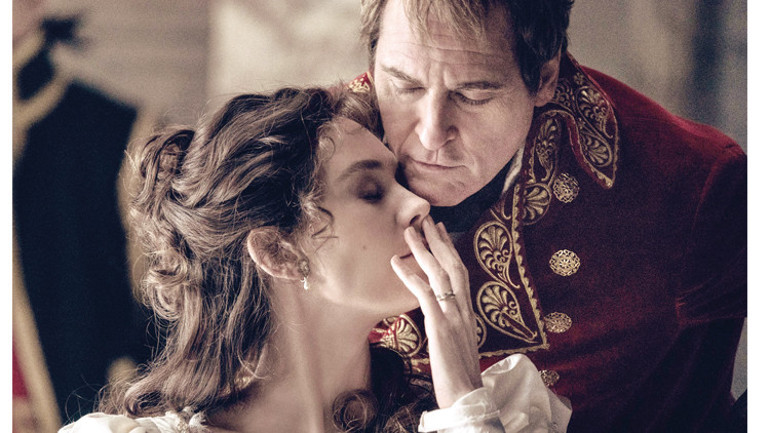 Savaşıyor ve sevişiyor