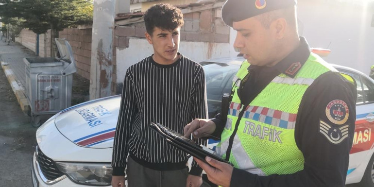 Kabahatine uygulama noktasında da devam etti Ceza yiyen gençten ilginç cevap