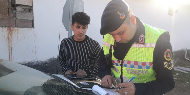 Kabahatine uygulama noktasında da devam etti Ceza yiyen gençten ilginç cevap