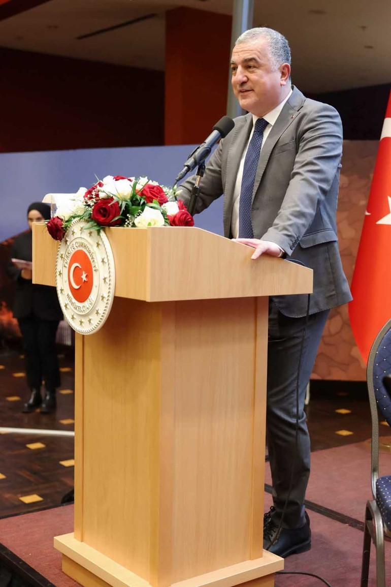 Ulusları kurtaracak olan yalnız öğretmenlerdir