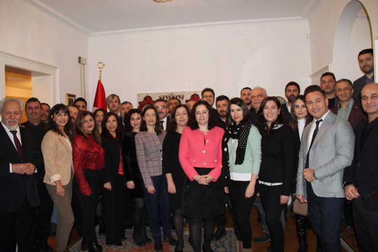 Ulusları kurtaracak olan yalnız öğretmenlerdir