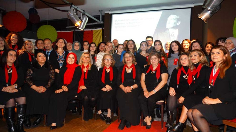 Ulusları kurtaracak olan yalnız öğretmenlerdir