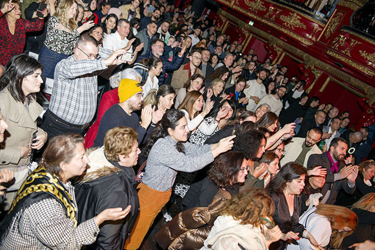 Selda ve Serenad Bağcan’a Londra’da alkış koptu