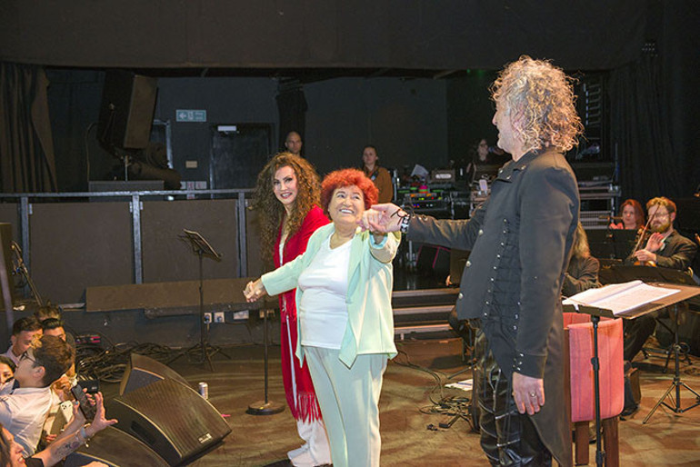 Selda ve Serenad Bağcan’a Londra’da alkış koptu