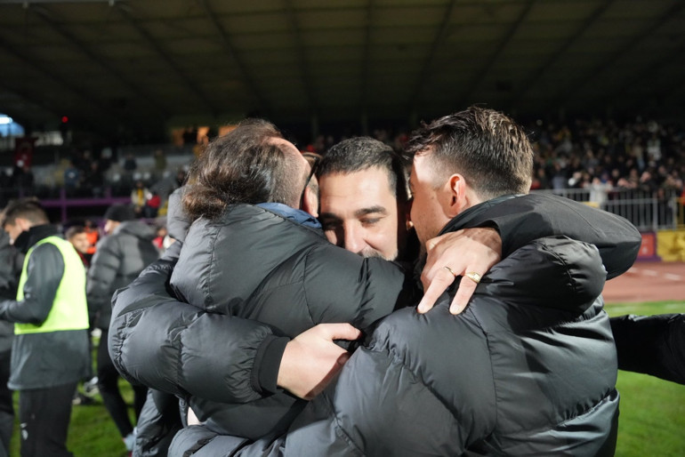 Arda Turan ve Seçil Erzan olayı İspanya basınında Kötü yatırım, büyük bir servetin sonu, dolandırıcı kurbanı...