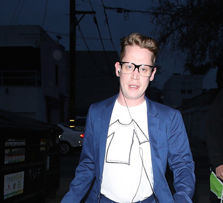 Babasının zoruyla oyuncu olmuştu: Eski çocuk yıldız bebek bezi değiştirip alışveriş yapıyor... O artık bir aile babası