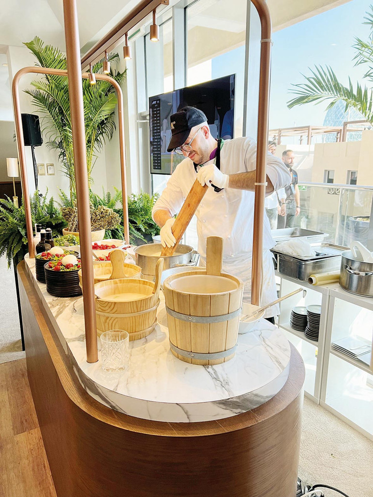 Gökyüzü yemekleri yerde de uçtu