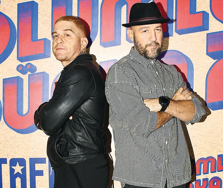 Ölümlü Dünya 2 galasına ünlü akını