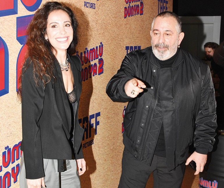 Ölümlü Dünya 2 galasına ünlü akını