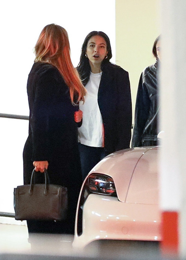 Ben evlenecek kadın değilim demişti... Eski aşkından milyonları kaptı...Kendini gecelere bıraktı