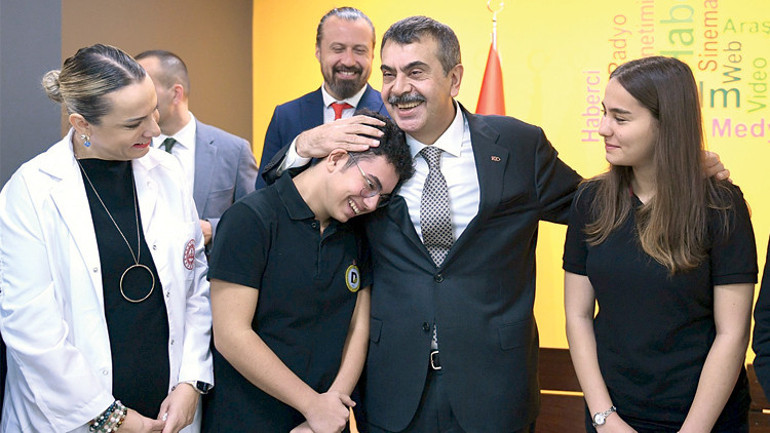 Bakan Tekin, Demirören MTALİ ziyaret etti: Mesleki eğitimi revize edeceğiz