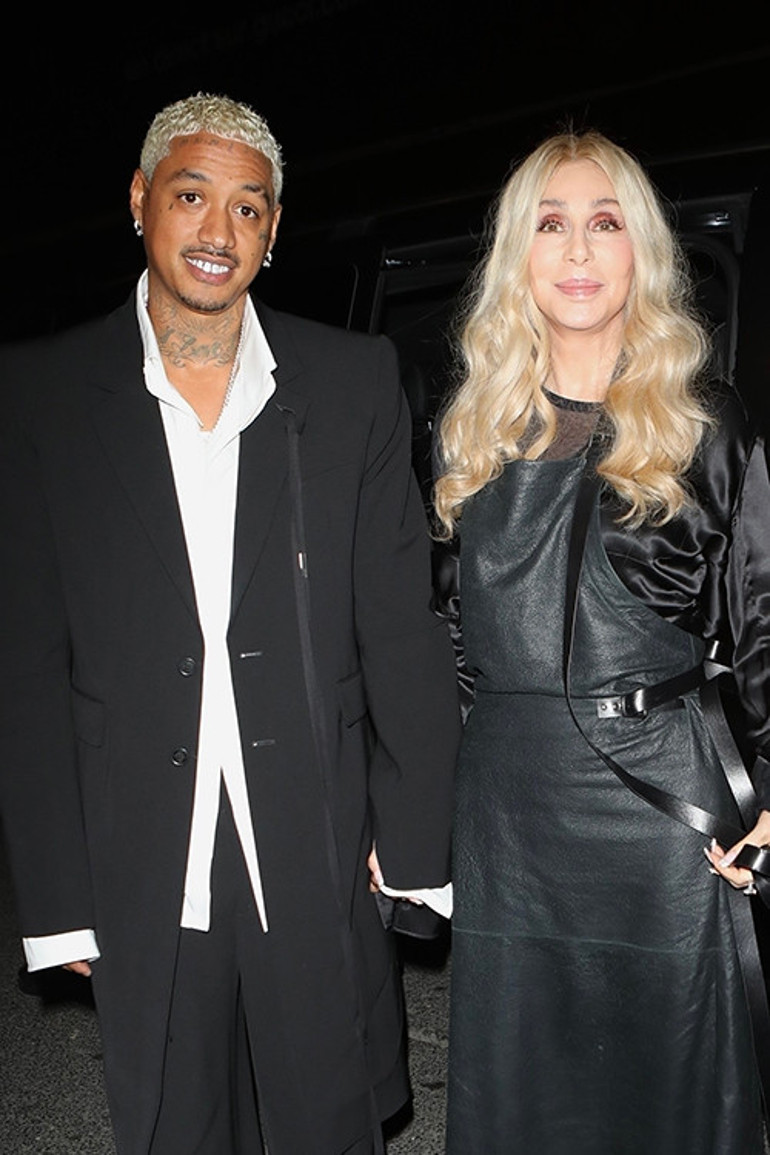 Hayatta hiç değilse bir kere genç sevgiliyle aşk yaşayın: Ünlü yıldız tecrübesini konuşturdu