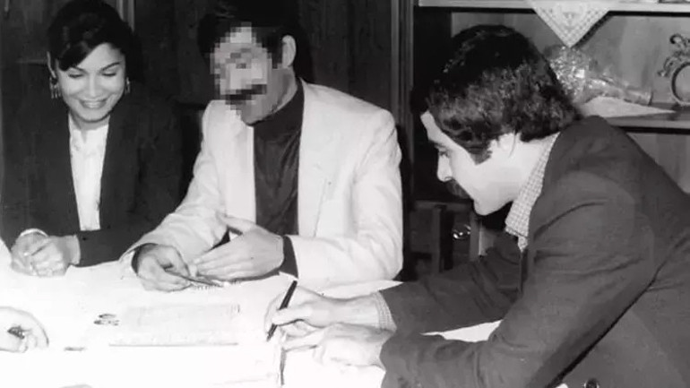 Demet Akalın, Bergenin mezarını ziyaret etti