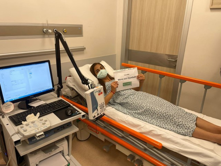 Gittiği bütün doktorlar kesilmek zorunda dedi... Mervenin bacağını yüzyılın cerrahı kurtardı Meslek hayatımda ilk kez görüyorum