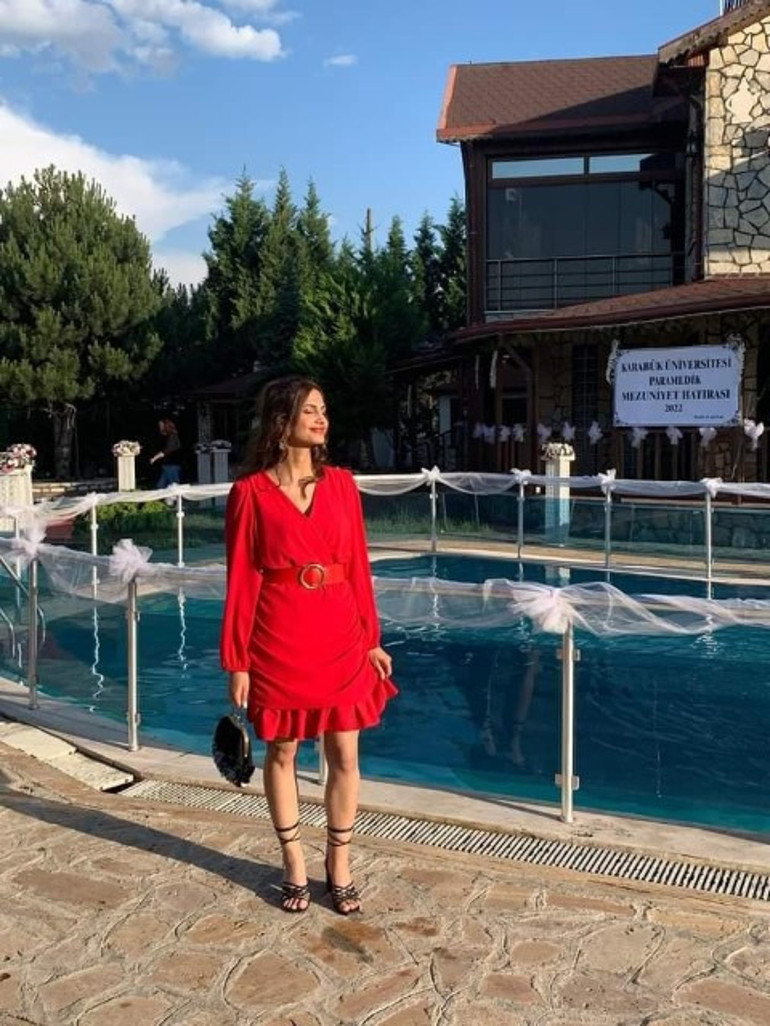 Gittiği bütün doktorlar kesilmek zorunda dedi... Mervenin bacağını yüzyılın cerrahı kurtardı Meslek hayatımda ilk kez görüyorum