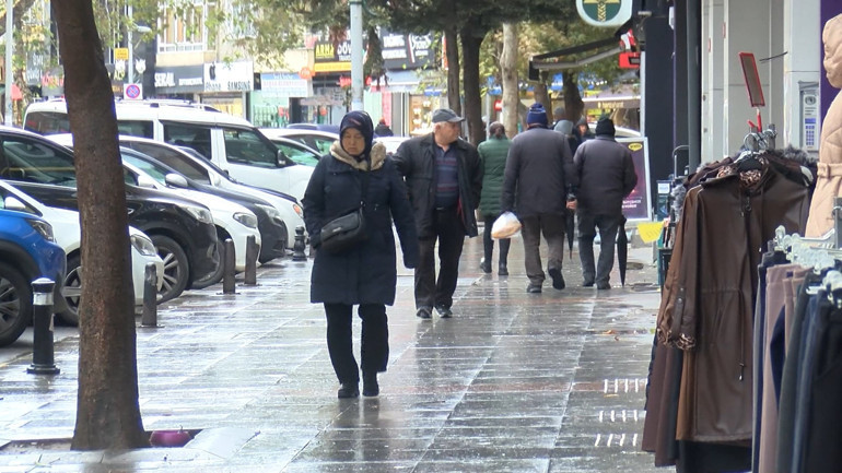 Marmara Denizinde 3 dakika arayla 2 deprem İstanbul dahil birçok ilde hissedildi... Prof. Dr. Naci Görürden uyarı: Gemlikin yeri çok tehlikelidir