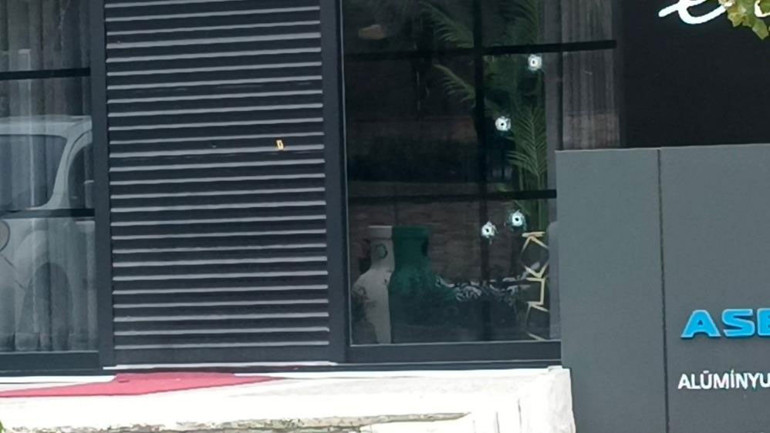 Sosyal medya fenomeni Ece Ronay kâbusu yaşıyor Üst üste güzellik merkezleri kurşunlandı