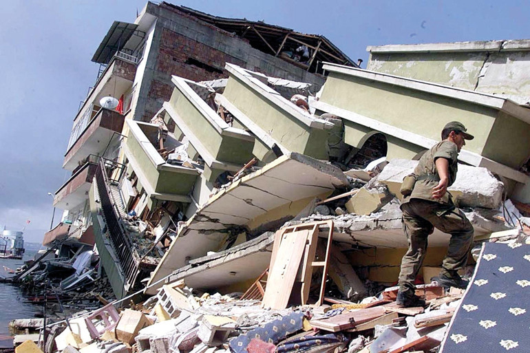 Deprem bir kez daha kendini hatırlattı... Peki hazır mıyız