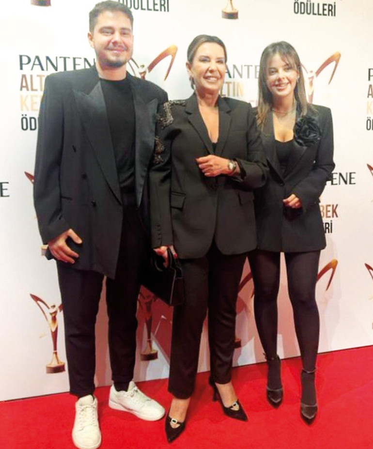 Kırmızı halıda göz kamaştırdılar...49. Pantene Altın Kelebek Ödül Töreninde kıyafetler yarıştı