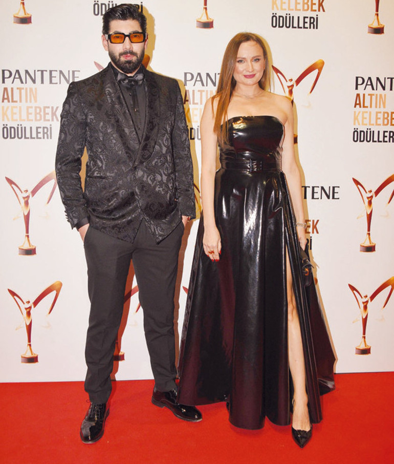 Kırmızı halıda göz kamaştırdılar...49. Pantene Altın Kelebek Ödül Töreninde kıyafetler yarıştı