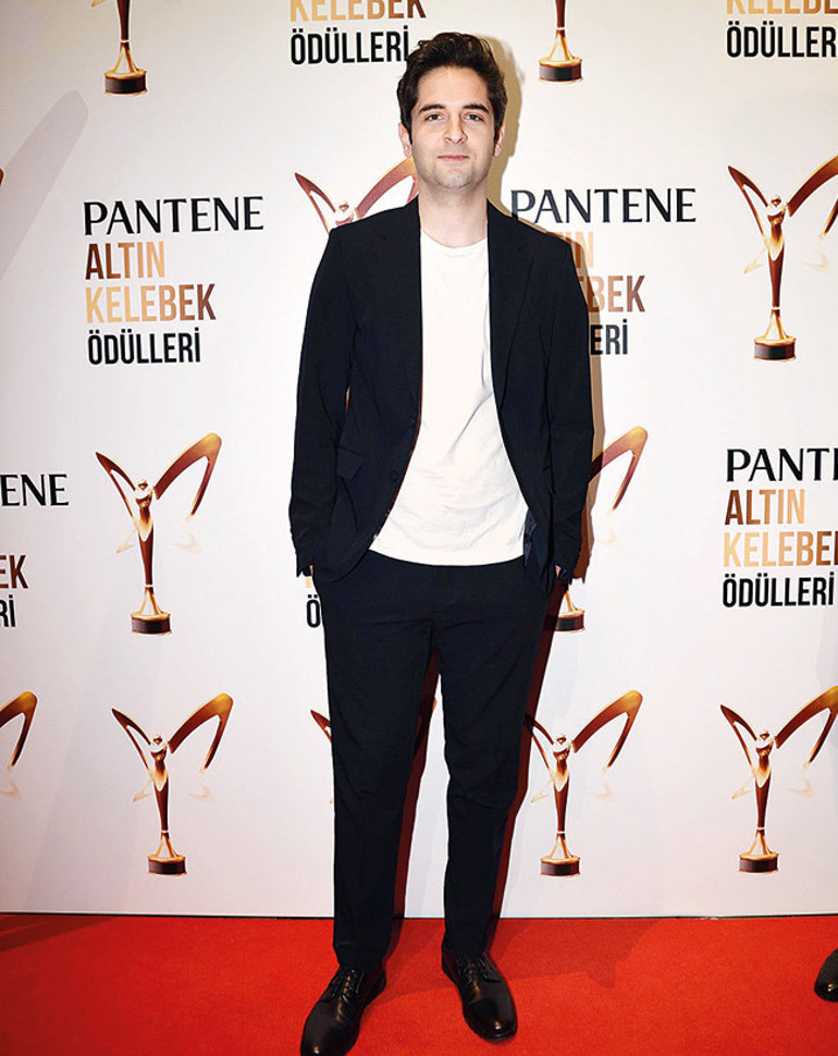 Kırmızı halıda göz kamaştırdılar...49. Pantene Altın Kelebek Ödül Töreninde kıyafetler yarıştı