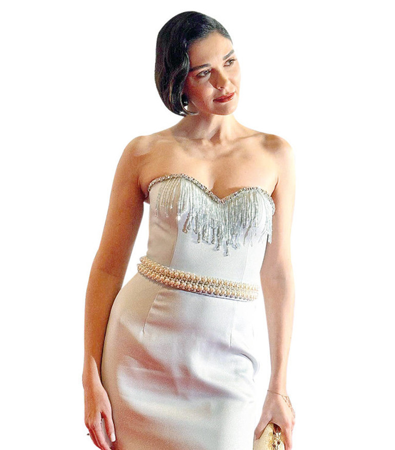 Kırmızı halıda göz kamaştırdılar...49. Pantene Altın Kelebek Ödül Töreninde kıyafetler yarıştı