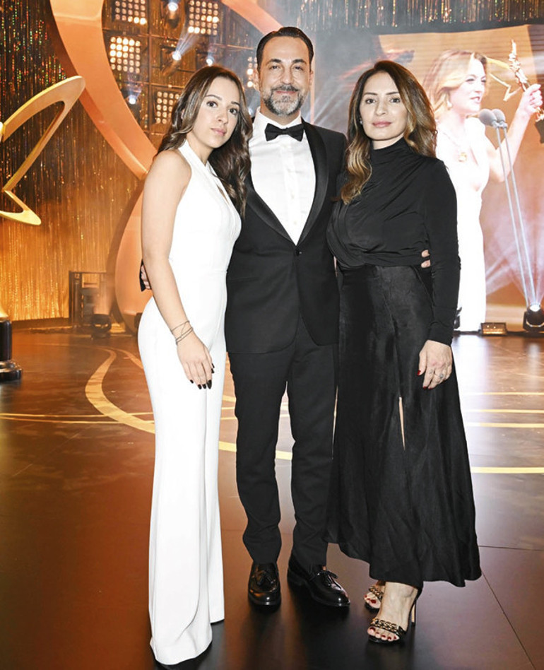 Kırmızı halıda göz kamaştırdılar...49. Pantene Altın Kelebek Ödül Töreninde kıyafetler yarıştı