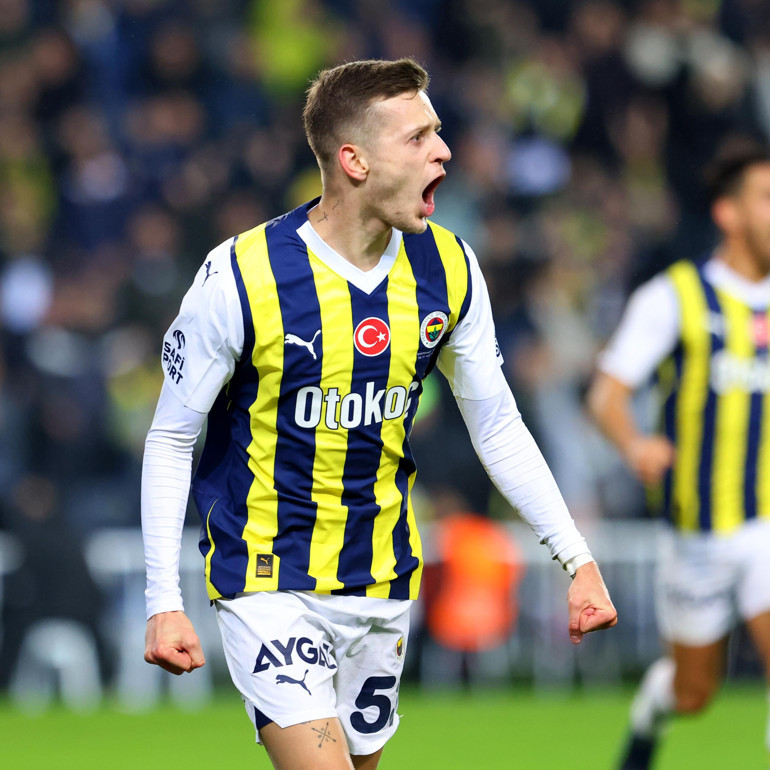 Fenerbahçede kariyer rekoru kıran Szymanskiyi eski hocası Sandro Schwarz anlattı Transfer itirafı...