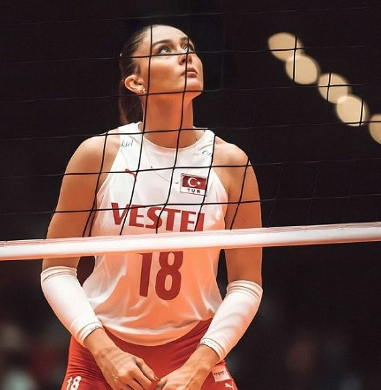 Zehra Güneşten özel açıklamalar Yurt dışına transfer olacak mı Volkan Demireli seçtim çünkü...