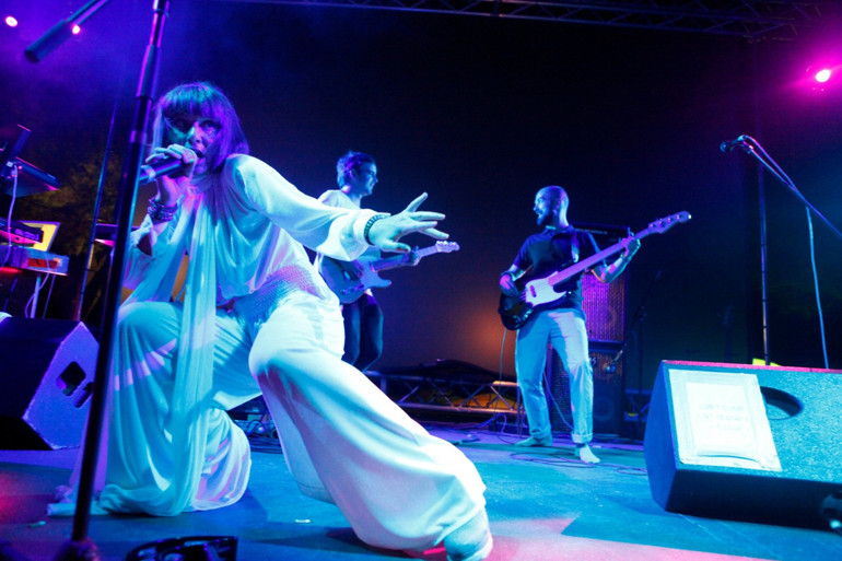 İster konser salonuna buyurun, ister dans pistine...