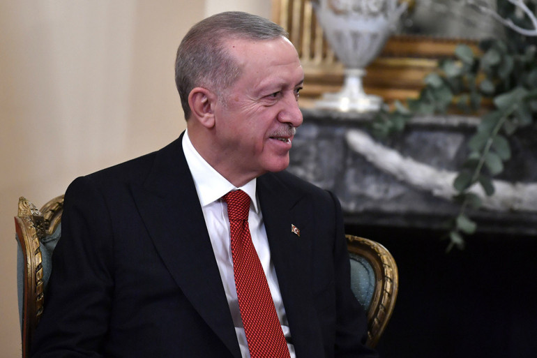Dünyanın gözü Yunanistan’daki zirvede... İngiliz gazeteden dikkat çeken yorum: Erdoğan Atinada kazan-kazan yaklaşımı planlıyor
