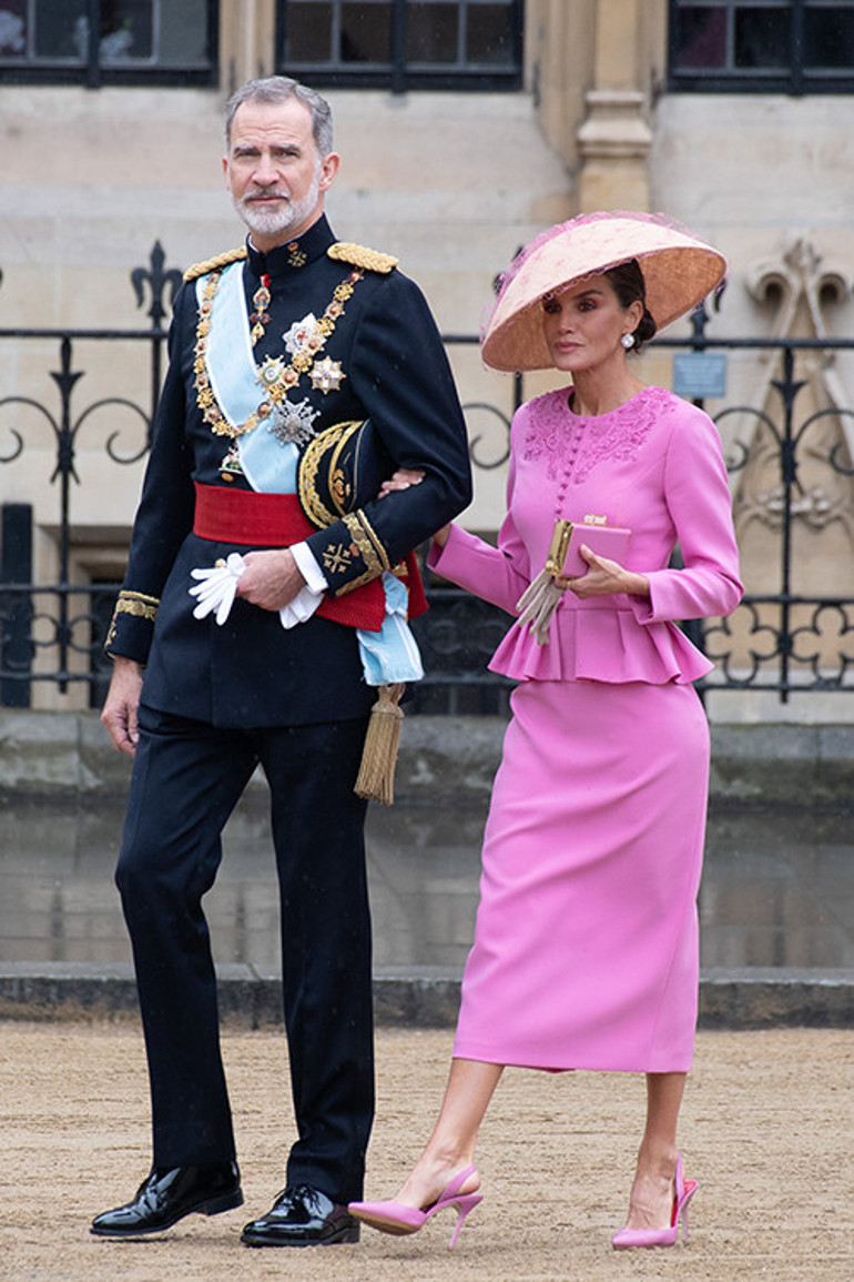 Bir dönem haber merkezinin en güzel kızıydı... Kocasını stajyerle bile aldattığı ileri sürüldü... Bir taşıyıcı anne bulalım, çocuğumuz olsun