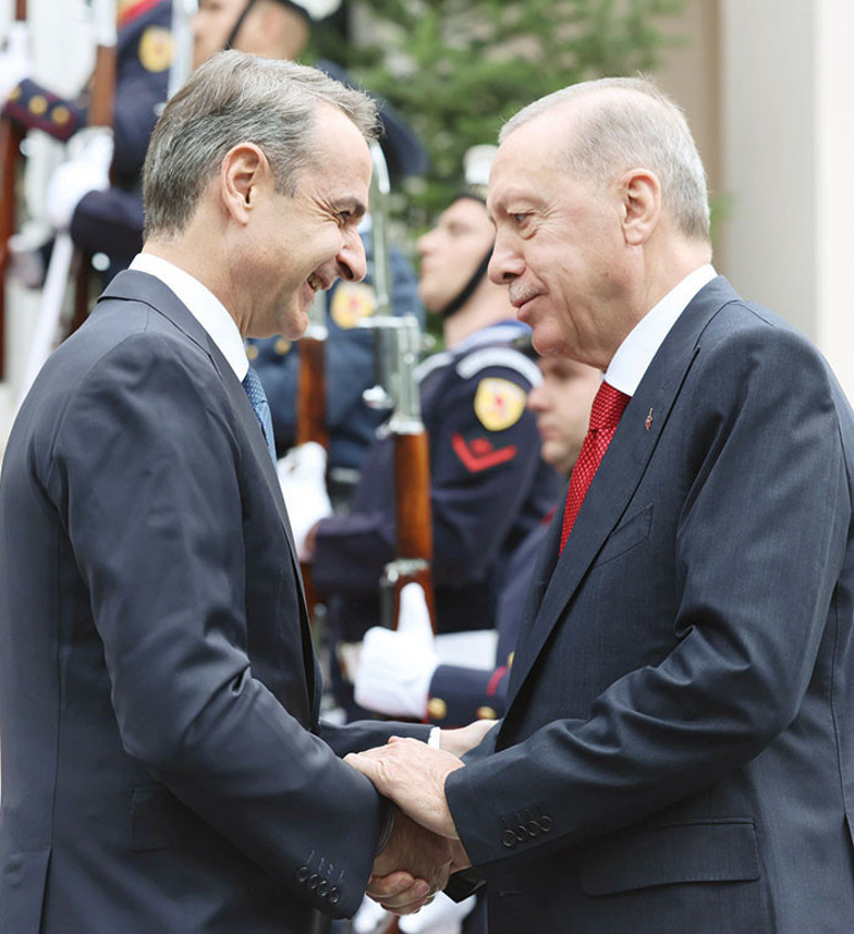 Atina’yla tarihi imza