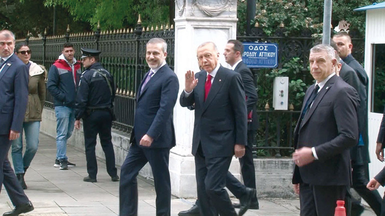 Atina’yla tarihi imza