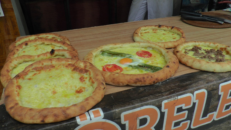 Türk mutfağının olmazsa olmazı: Pidelerin izinde yola çıkılacak adresler | 8 ŞEHİR 8 ÖNERİ