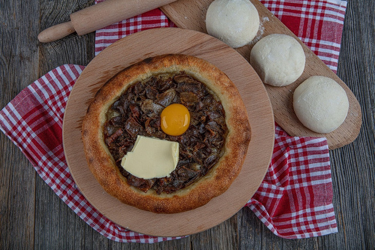 Türk mutfağının olmazsa olmazı: Pidelerin izinde yola çıkılacak adresler | 8 ŞEHİR 8 ÖNERİ