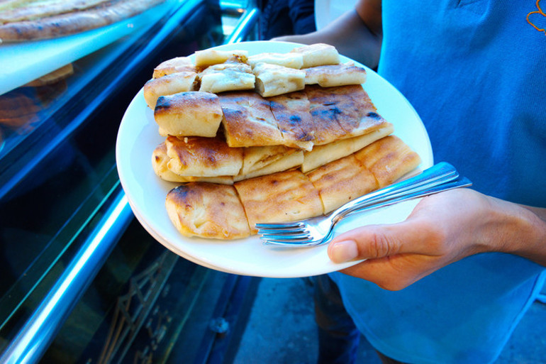 Türk mutfağının olmazsa olmazı: Pidelerin izinde yola çıkılacak adresler | 8 ŞEHİR 8 ÖNERİ