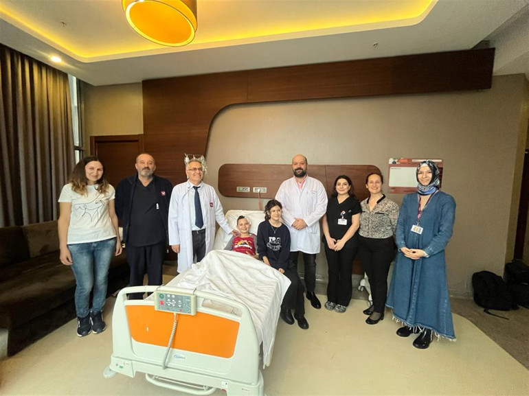 Romanyada doktorlar cesaret edemedi: 3 yıldır süren kâbusu Türkiyede son buldu
