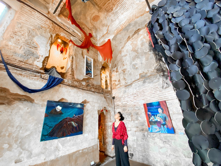 Tomris Uyarın öyküsü sergiye ilham oldu