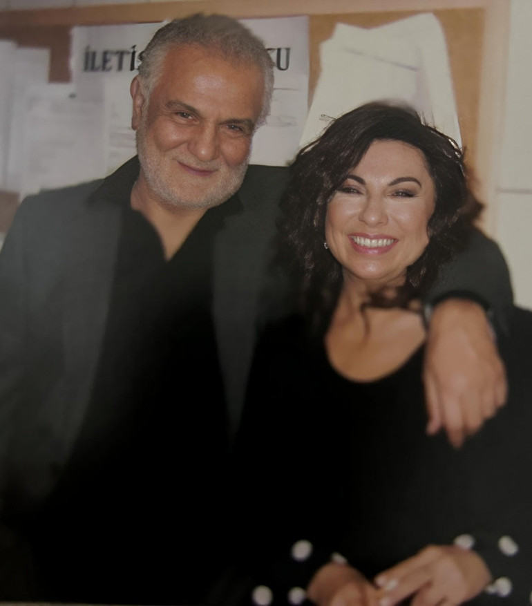 Yazıyı kulis odama girince gördüm Yıl 1995... İlk tebrik eden oydu