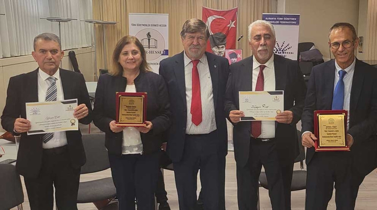 Hessen’deki öğretmenlerin sazlı-sözlü yıllık buluşması