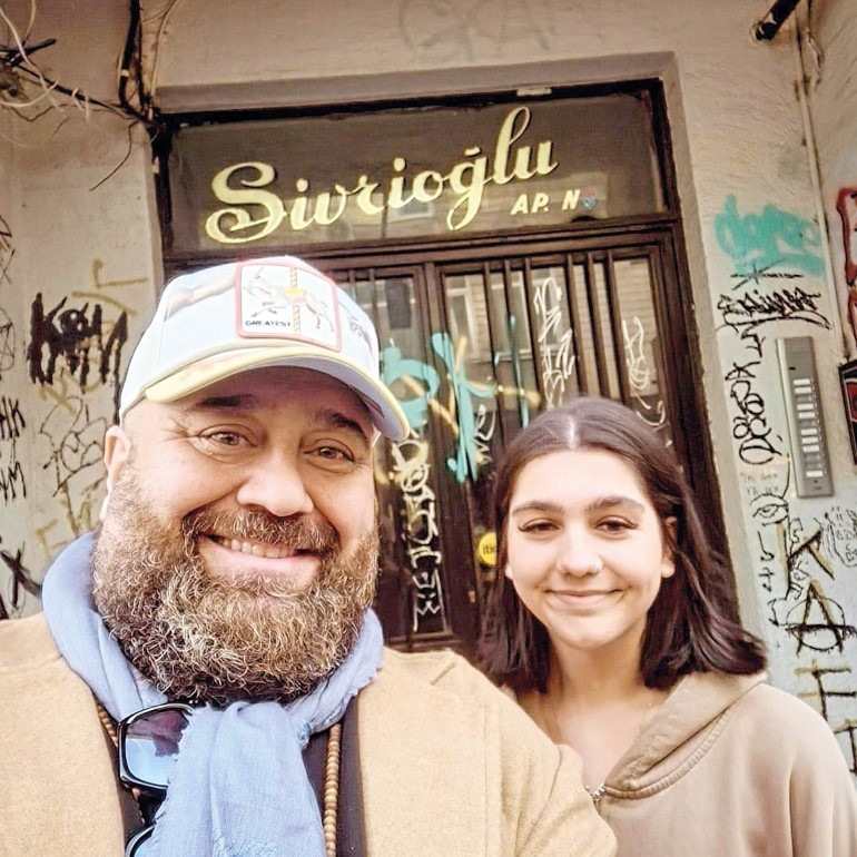 Ailem hanları, hamamları sattı... Caferağadaki bu apartmanı yaptırdı
